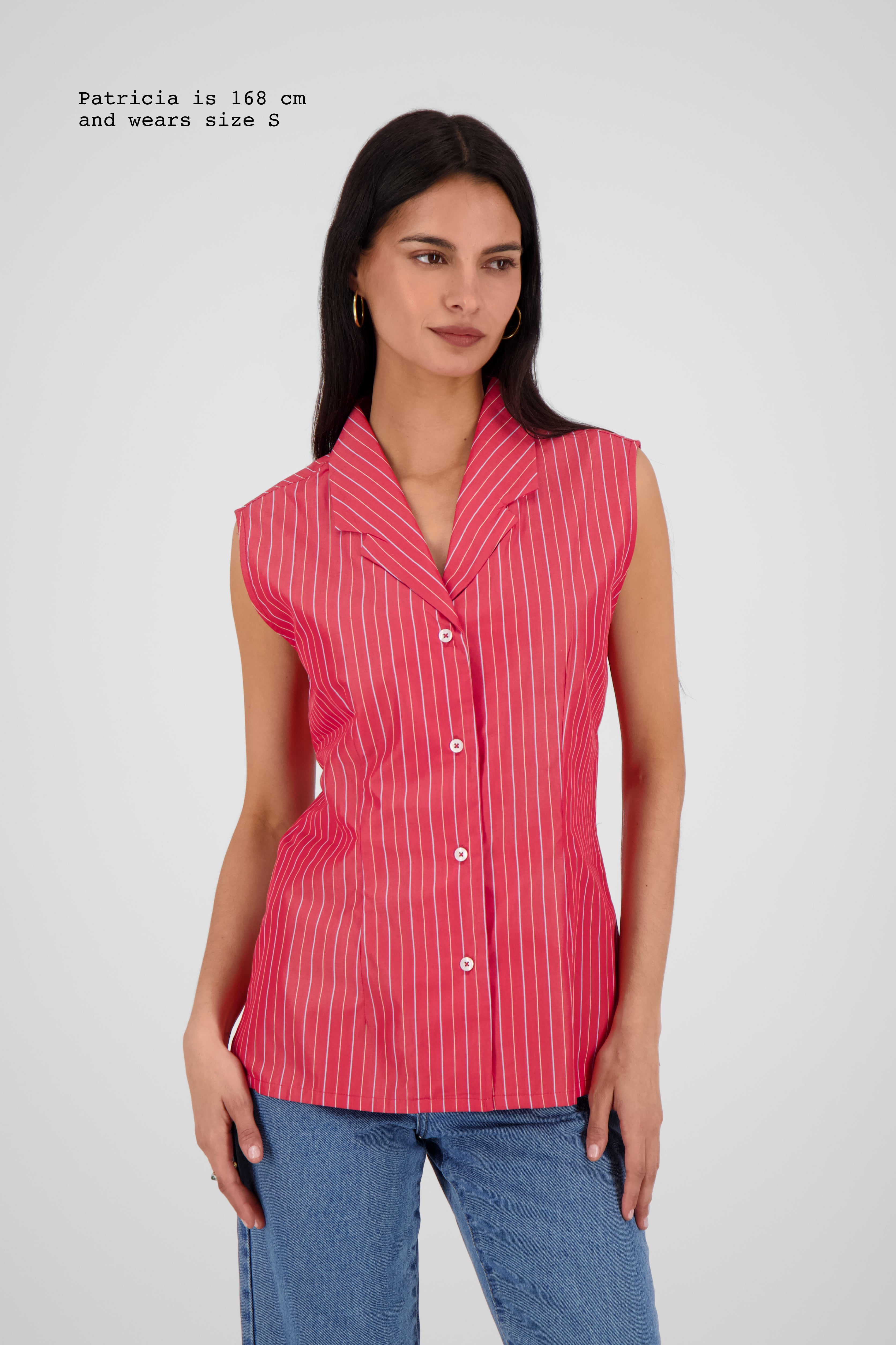 SLEEVELESS SHIRT