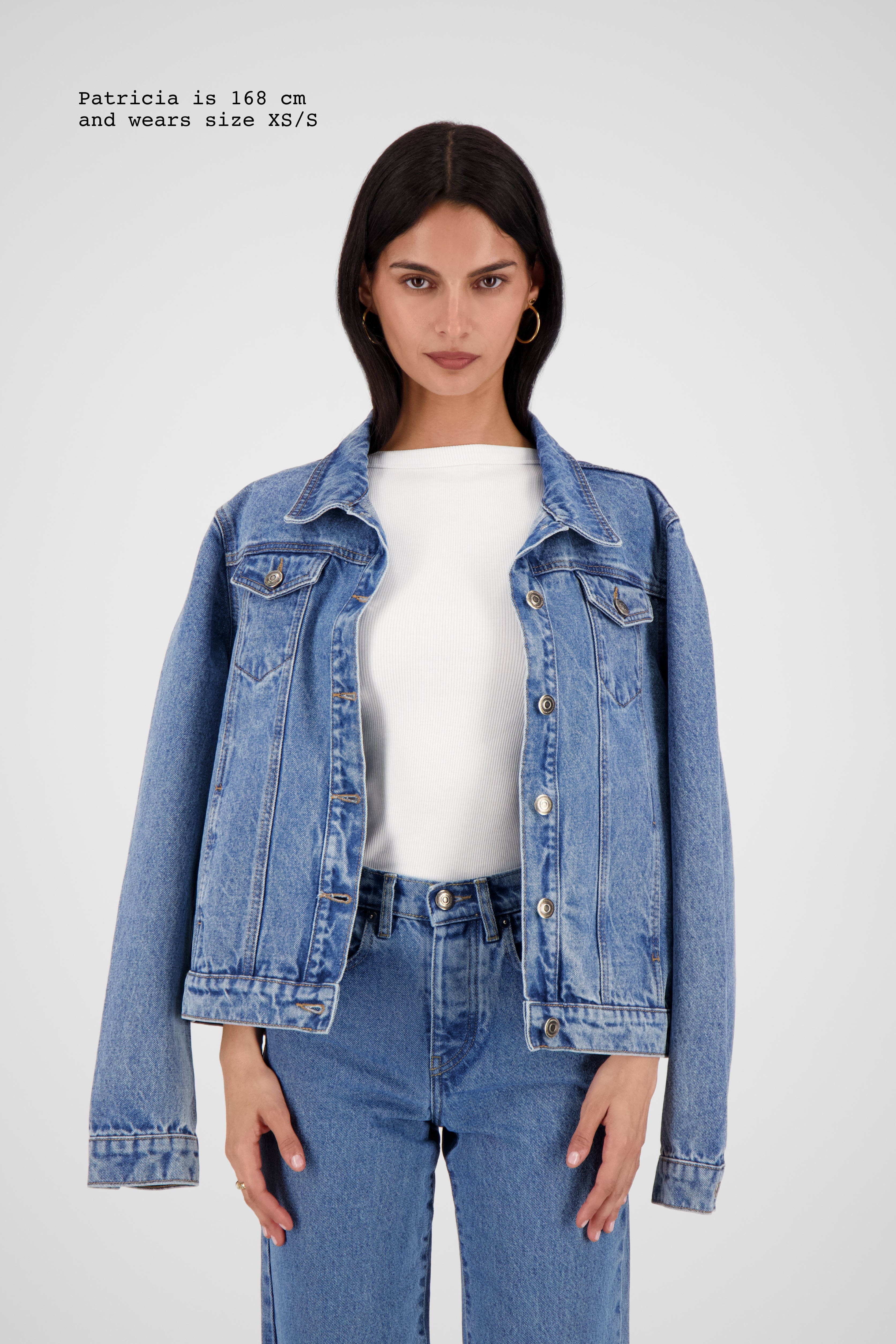 CLASSIC DENIM JACKET
