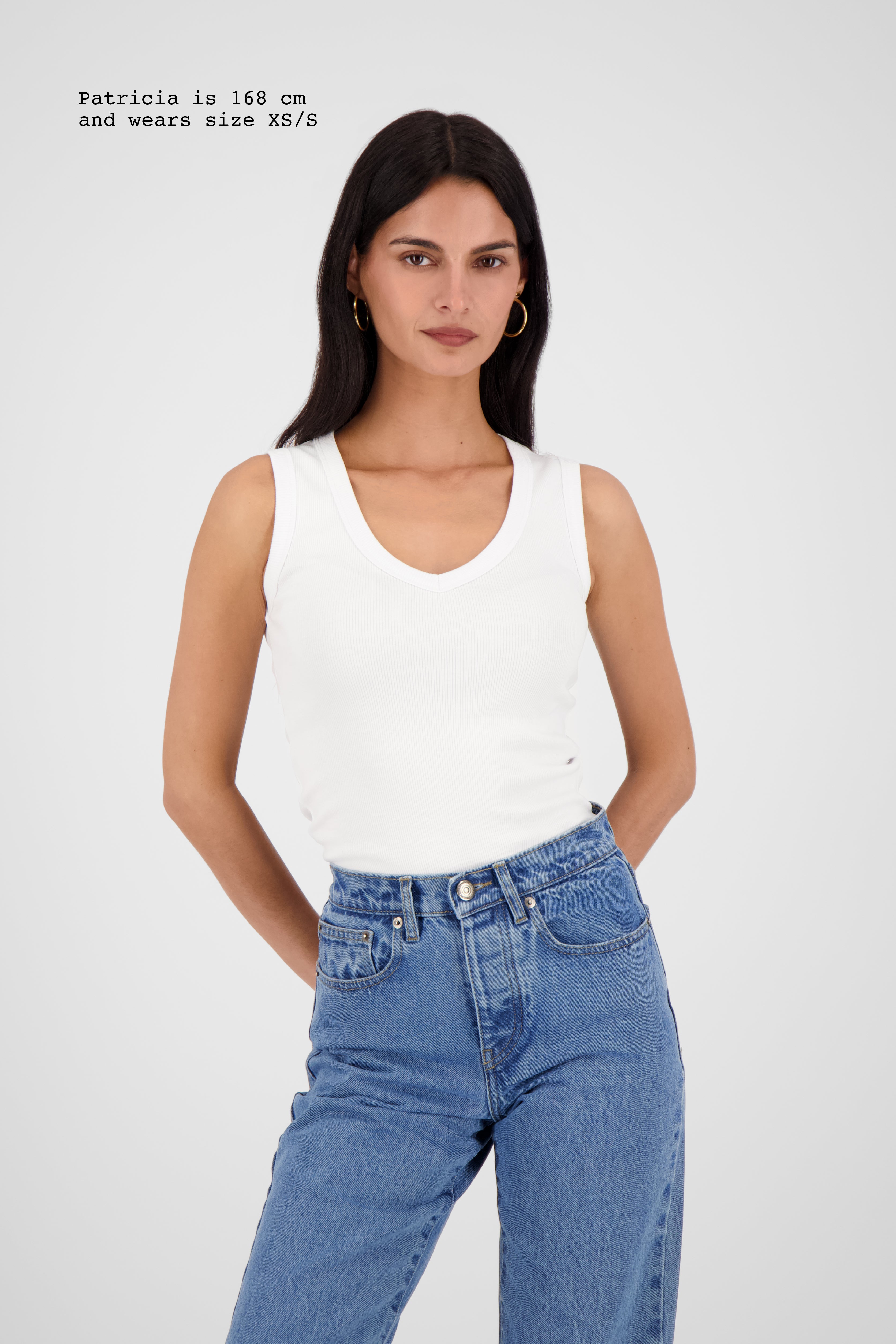 RIBBED V-NECK TOP