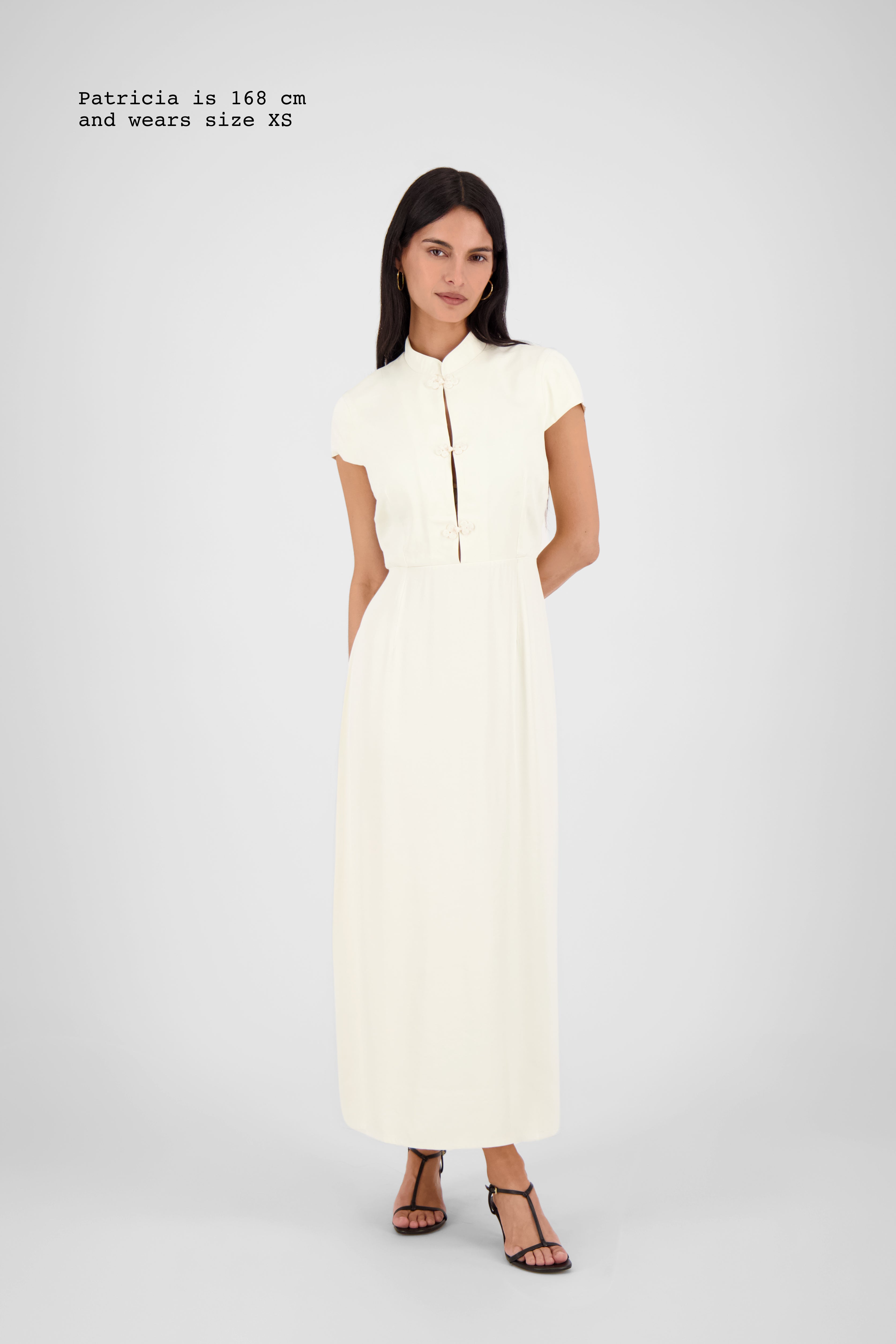 VISCOSE DRESS WITH FASTENINGS
