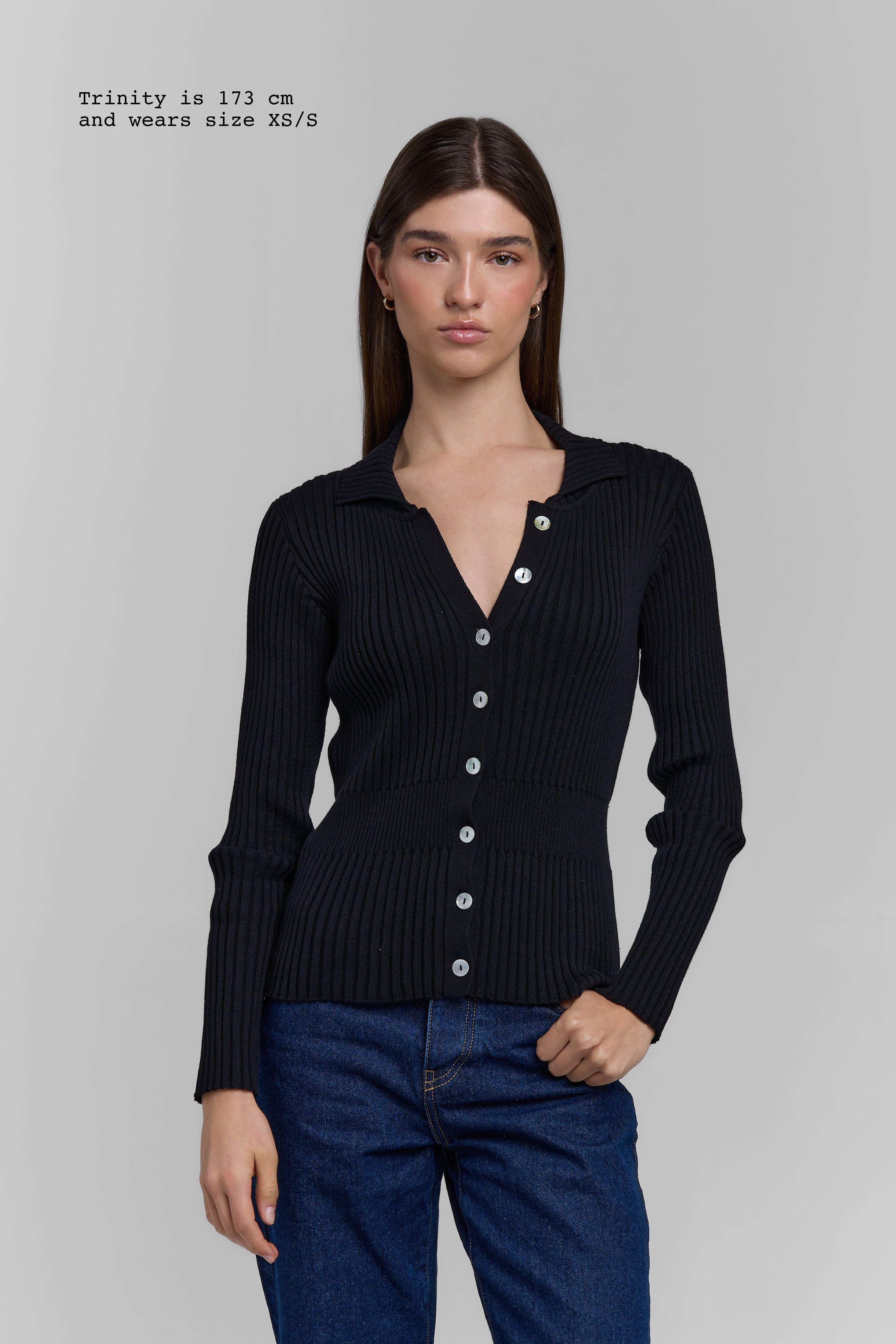 KNIT BUTTONED LONG SLEEVE TOP