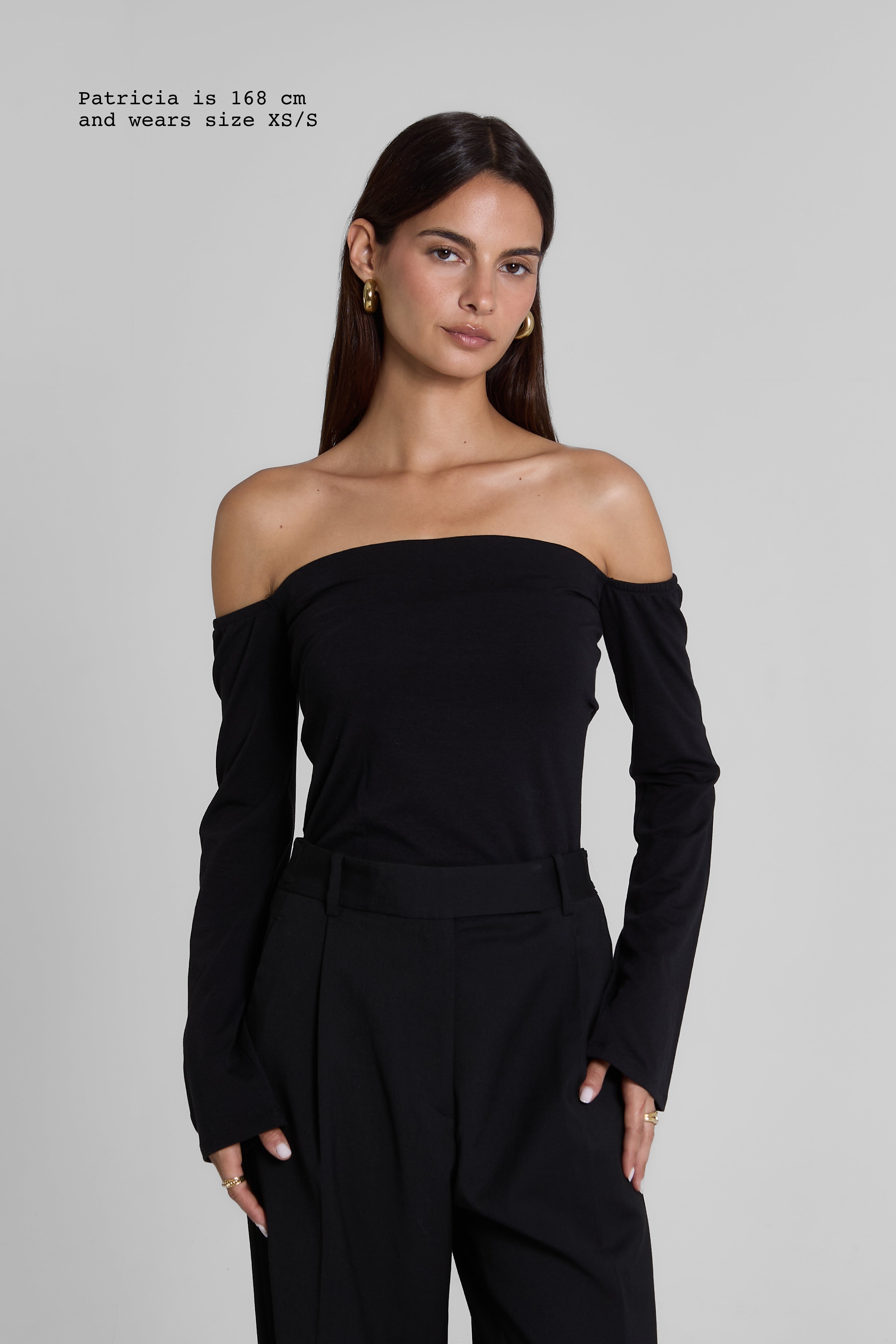 OFF-SHOULDER TOP