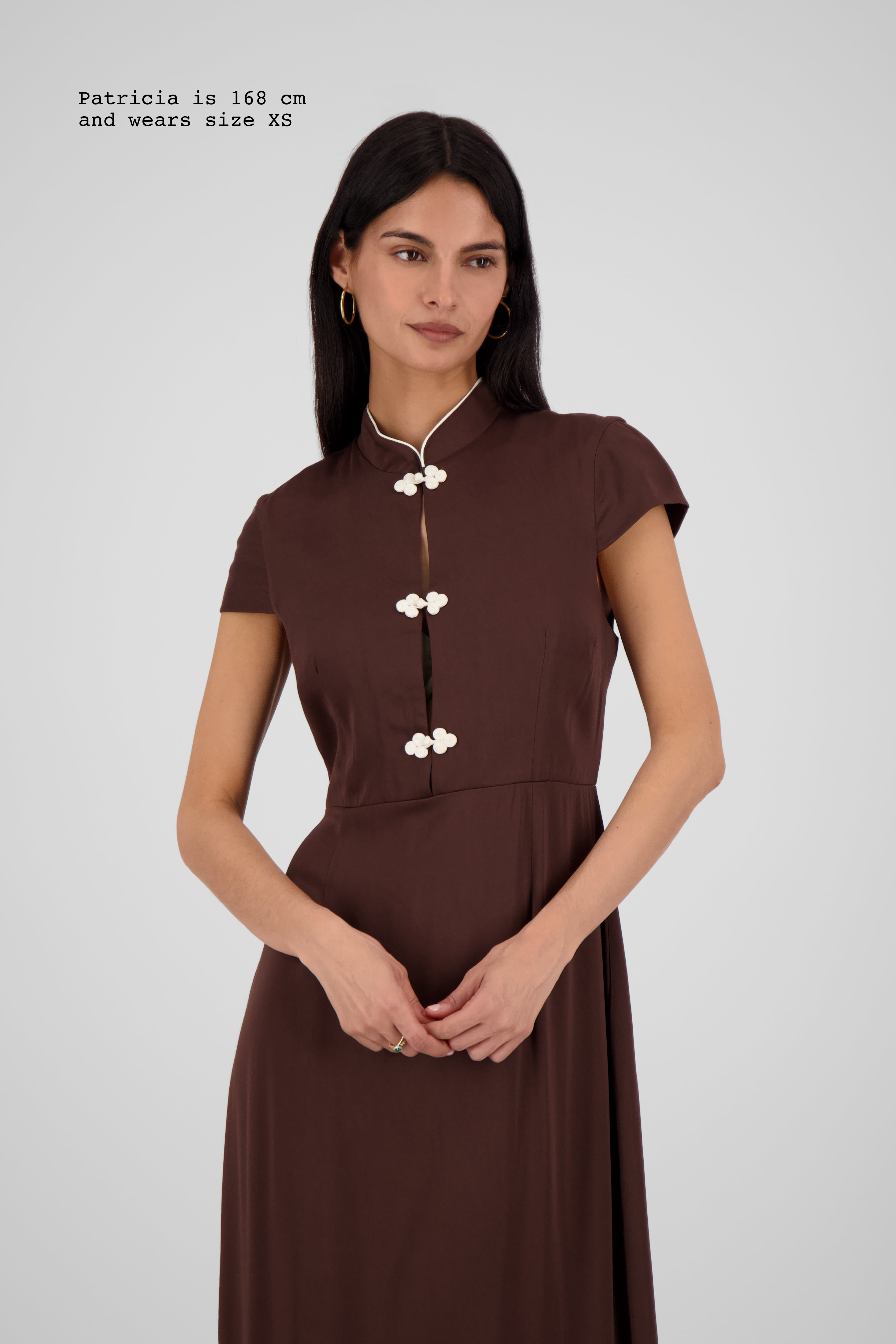 VISCOSE DRESS WITH FASTENINGS