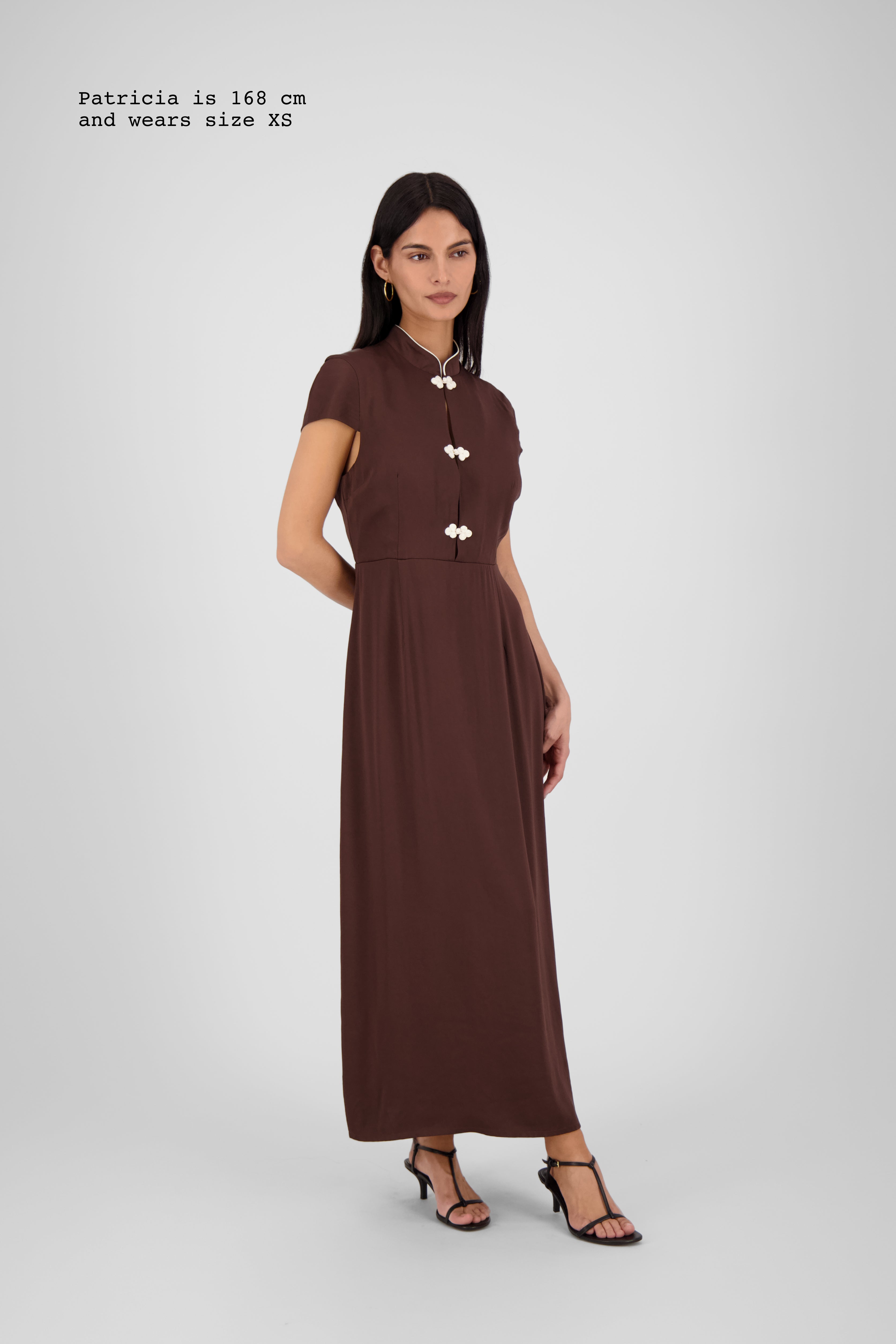 VISCOSE DRESS WITH FASTENINGS