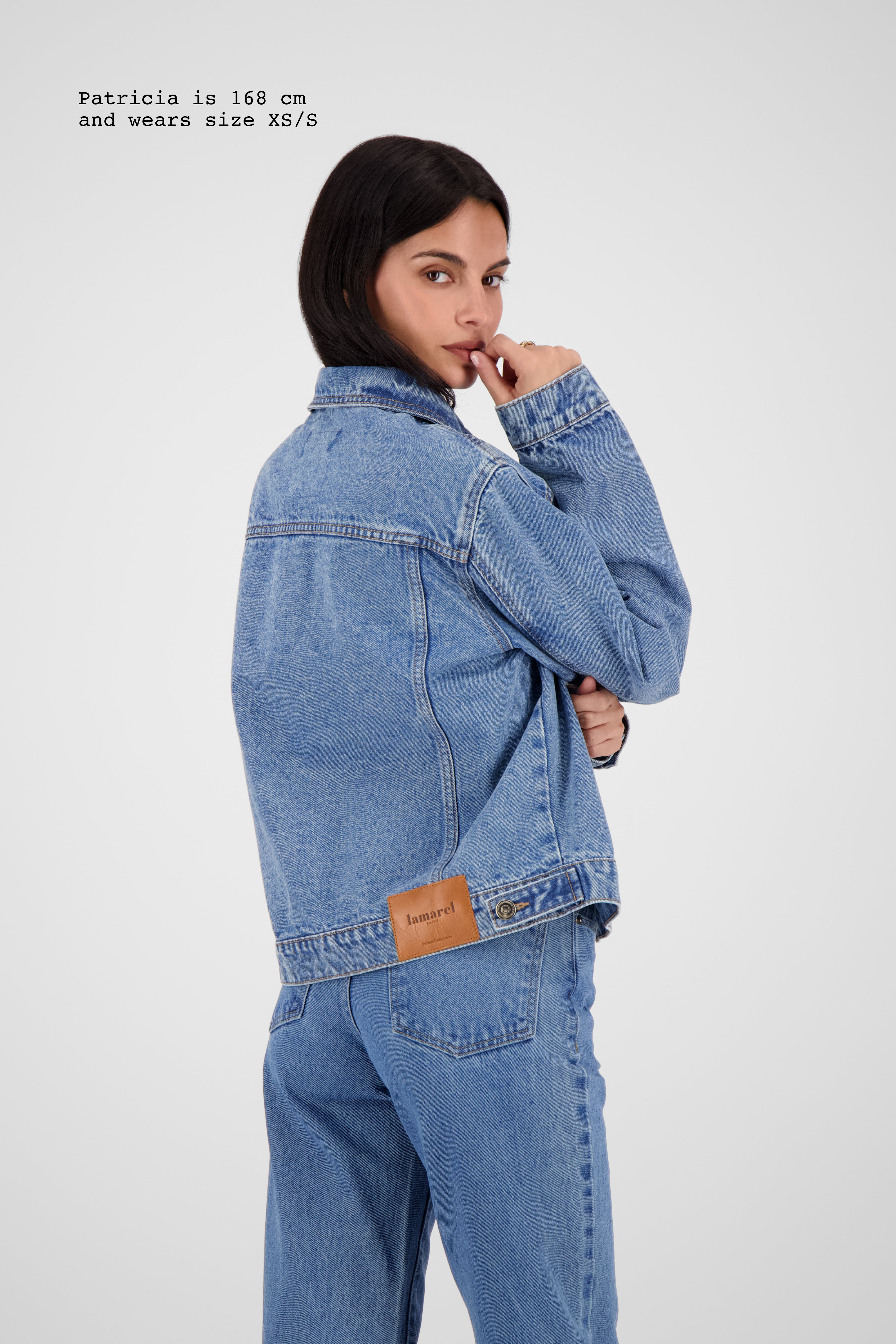 CLASSIC DENIM JACKET