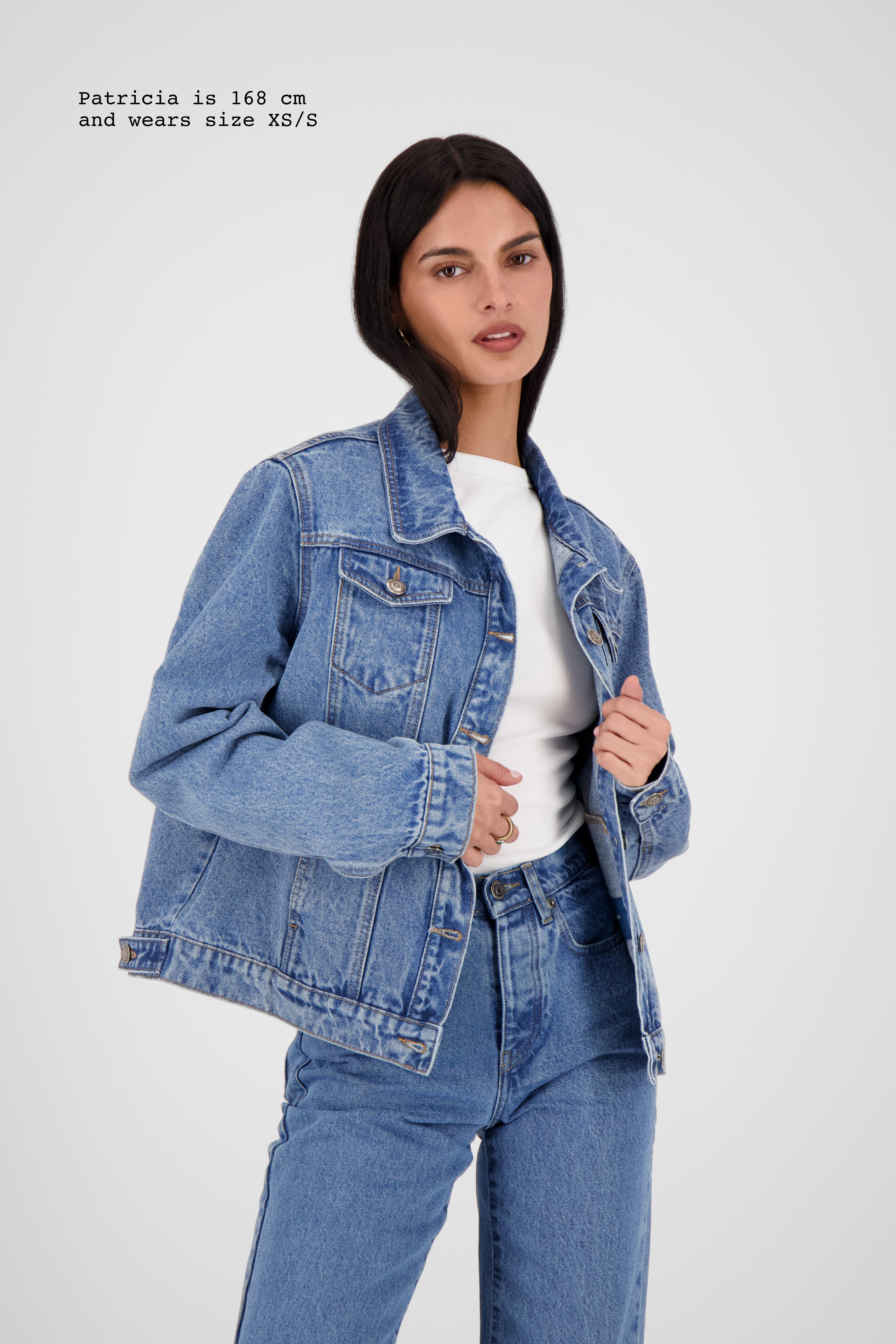 CLASSIC DENIM JACKET