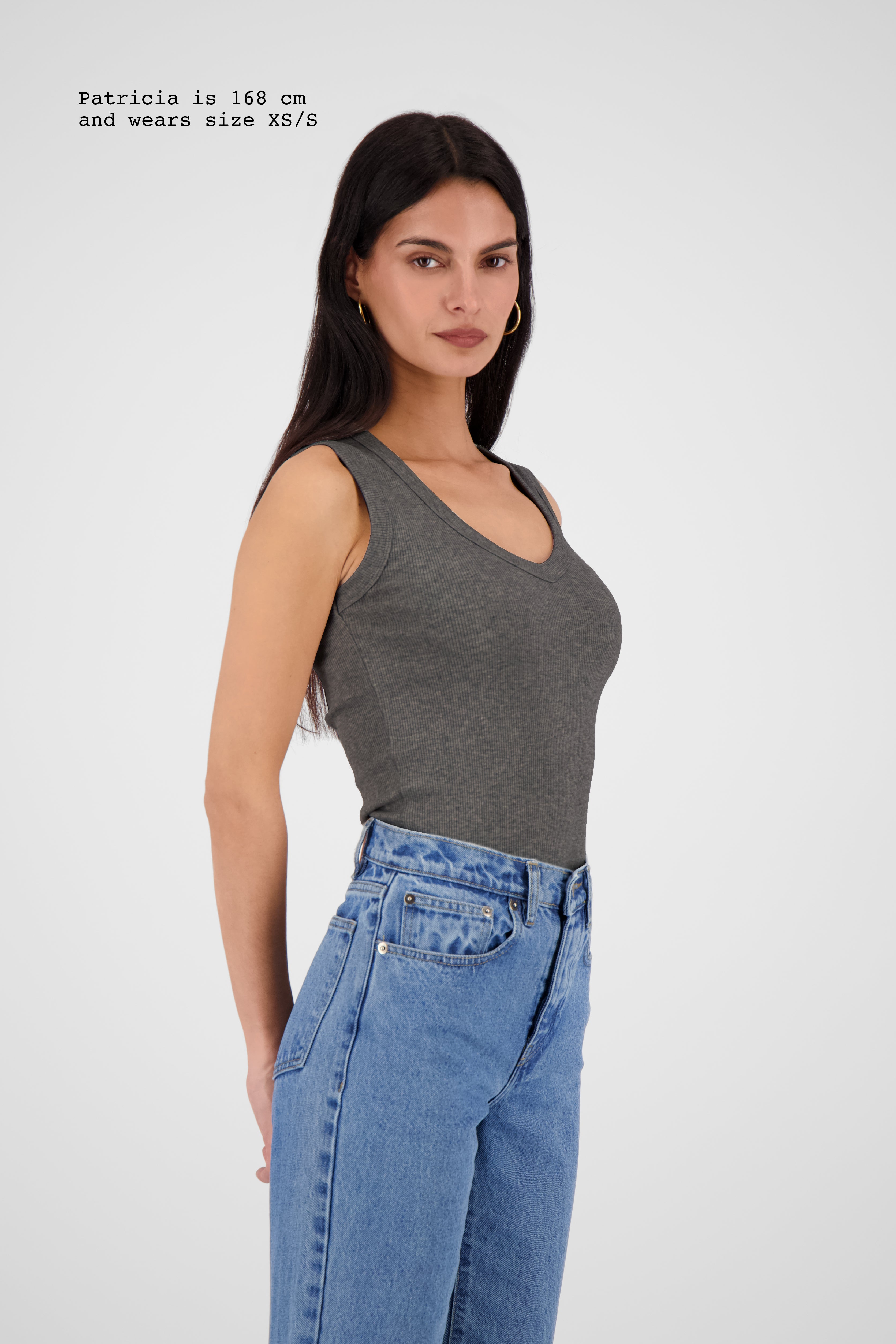 RIBBED V-NECK TOP