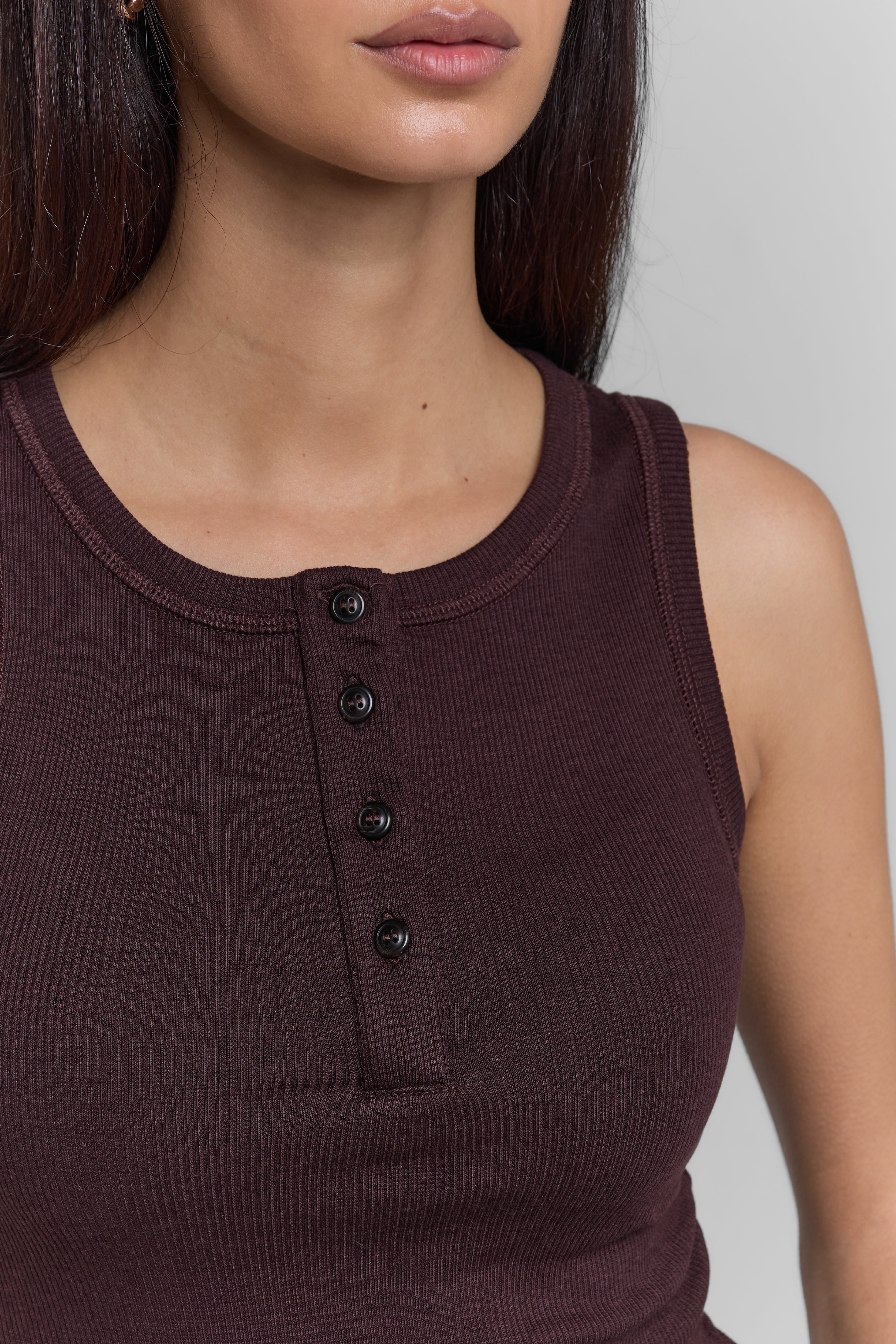 RIBBED BUTTONED TANK TOP