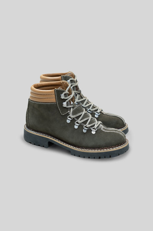 HIKING BOOTS