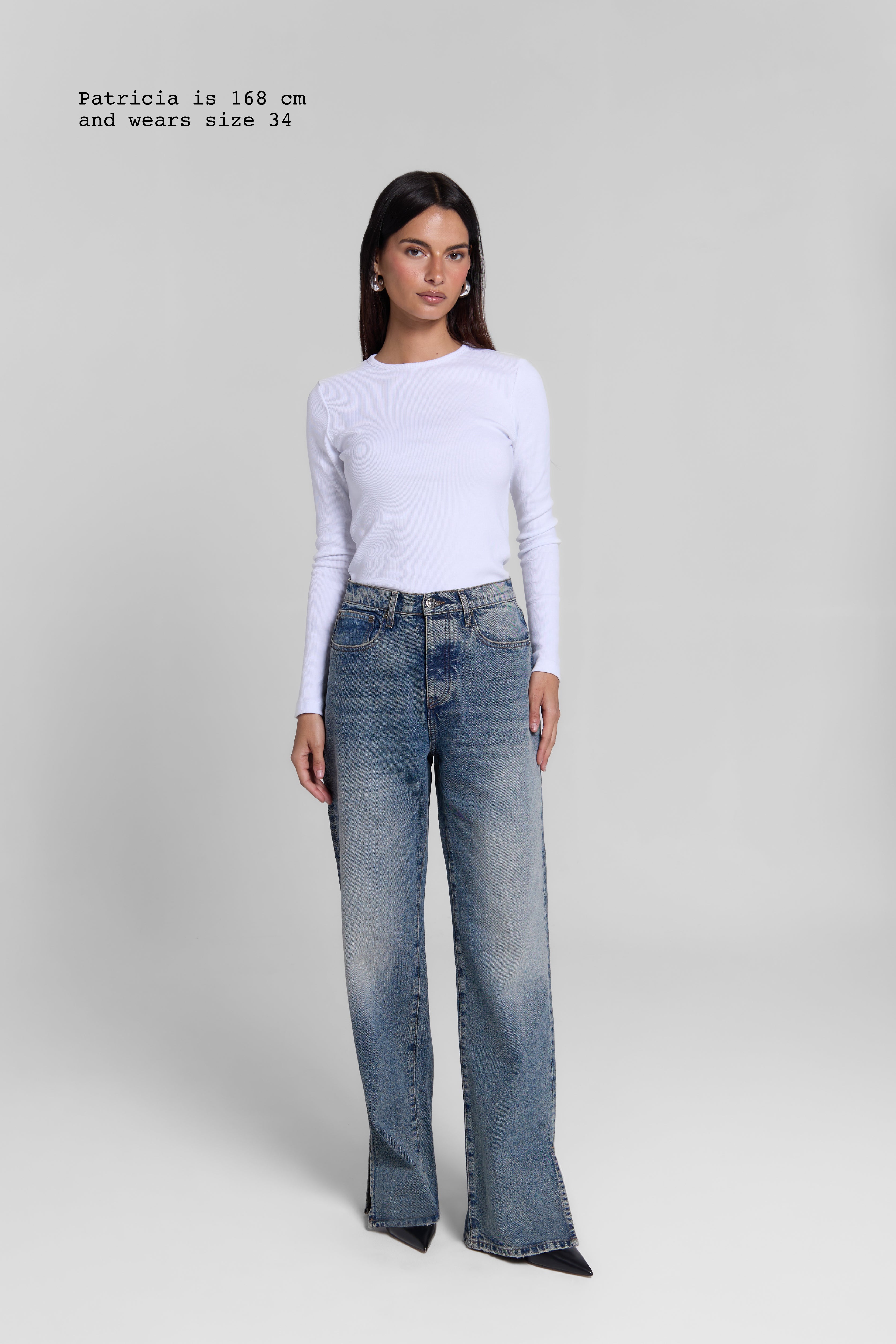 STRAIGHT JEANS CUT