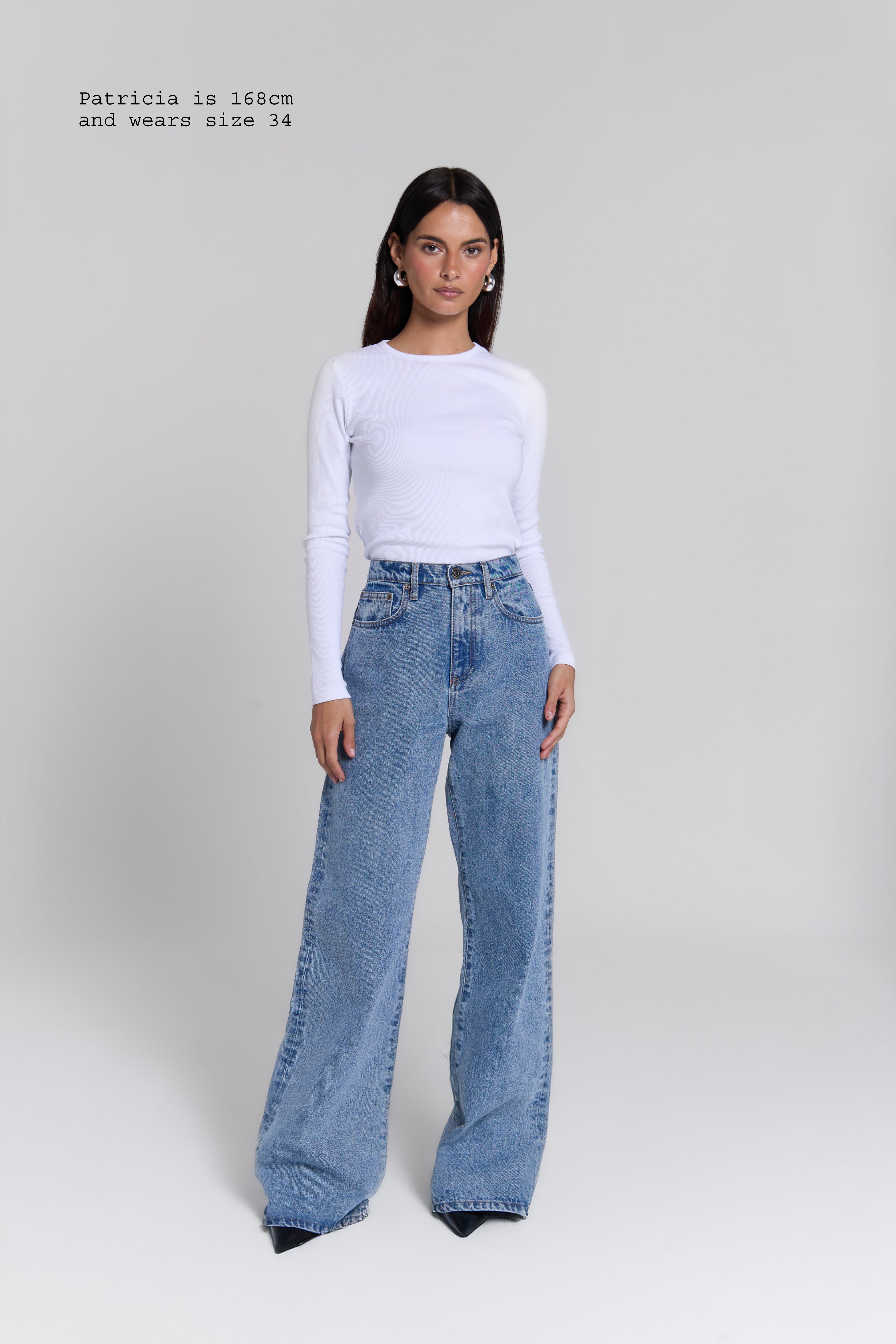FLARED JEANS